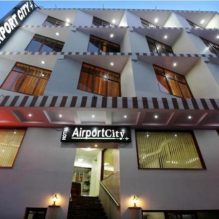 Hotel Airport City Near Delhi International Airport Нью-Делі Екстер'єр фото