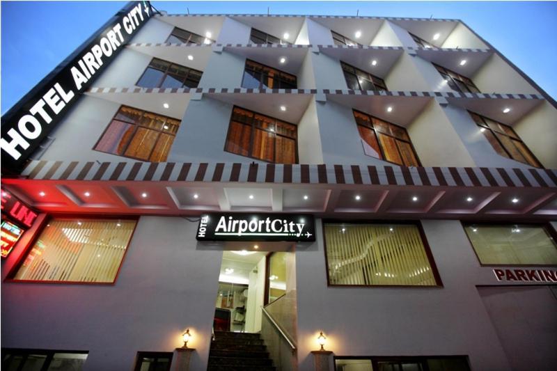 Hotel Airport City Near Delhi International Airport Нью-Делі Екстер'єр фото
